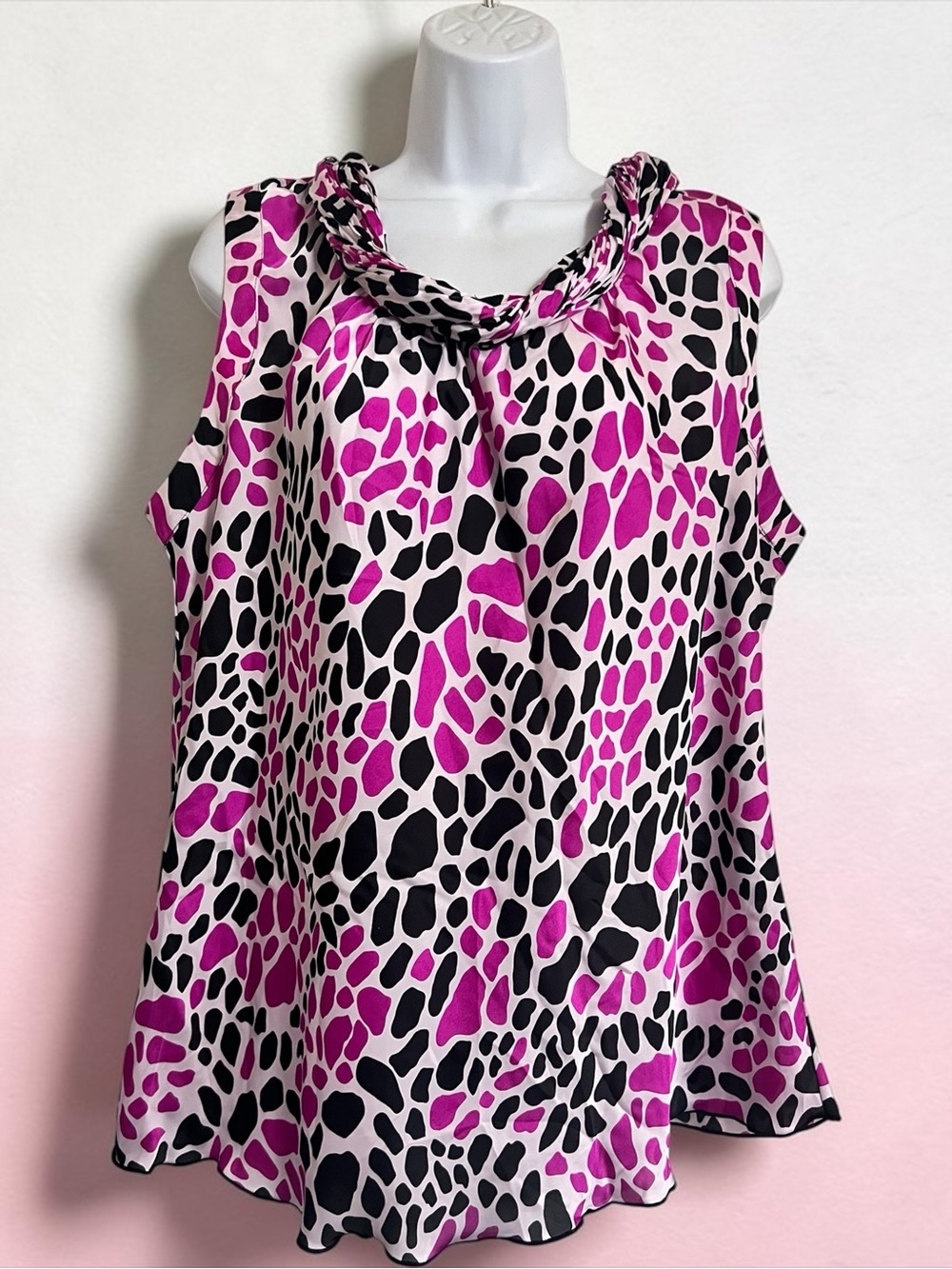 dressbarn 14/16 Pink and Black Animal-Print Sleeveless Twist-Neck Flowy Hem Top